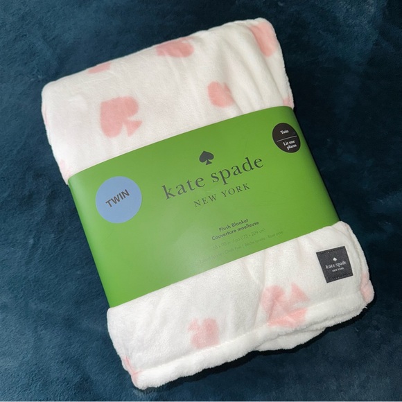 NEW! KATE SPADE Oversized Twin Plush Fleece Blanket White Pink Spade NWT! - Picture 12 of 12